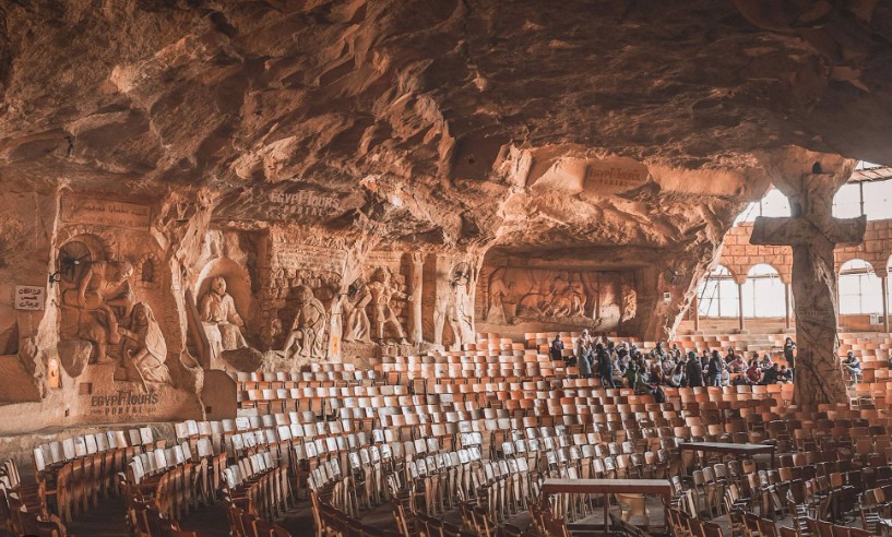 Visite privée de l'église troglodytique (monastère Saint-Simon)